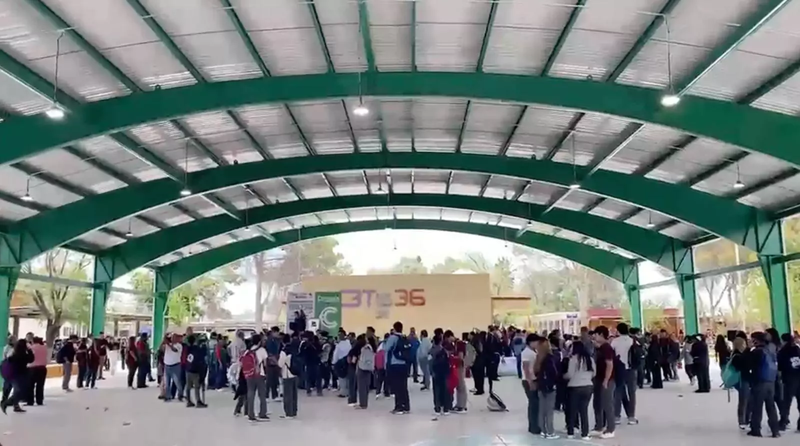 El alcalde Carlos Villarreal recordó que la gestión de esta obra llevaba más de cuatro décadas siendo solicitada por la comunidad del plantel sin 