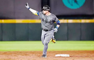 Acereros le dio un repaso de principio a fin a Saraperos (19-8), detonando a diestra y siniestra sus bates, vapuleando por completo a los lanzadores.