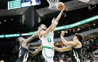 Los Boston Celtics aprovecharon otro arranque veloz para imponerse 133-101 a los diezmados Milwaukee Bucks