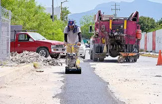 Cuadrillas municipales trabajan de forma permanente en vialidades, colonias y espacios públicos durante el periodo vacacional