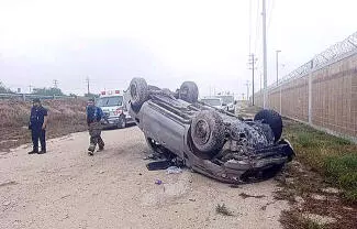 El percance se originó debido a las condiciones resbaladizas de la carpeta asfáltica