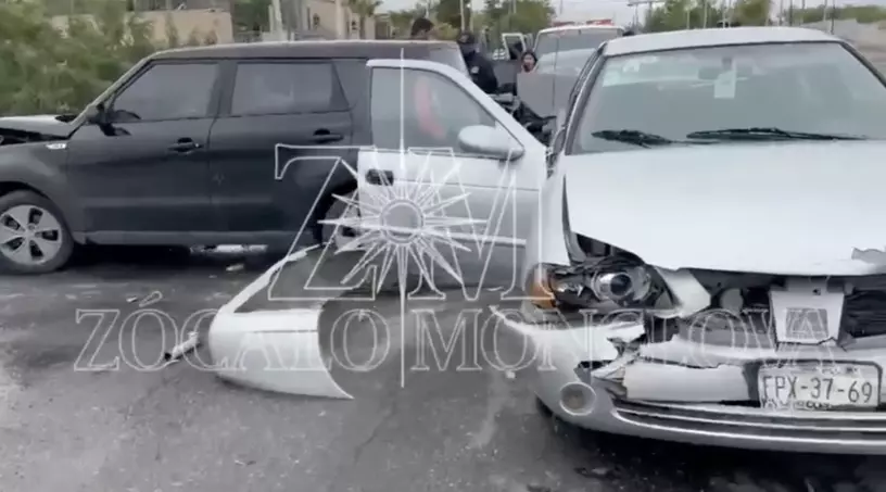 La circulación en la zona se vio afectada por varios minutos mientras se realizaban las maniobras correspondientes para retirar los vehículos.