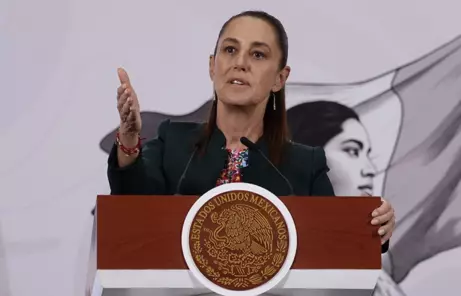 La presidenta Claudia Sheinbaum anunció incentivos fiscales y una nueva Ley Federal de Cine y Audiovisual para fortalecer la industria cinematográfica.