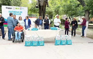 La Secretaría de Desarrollo Rural a través de su coordinación local encabezada por Luis Ugarte Lomas, realizó la entrega de 14 toneladas de semilla de sorgo.