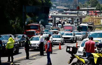 Transportistas y agricultores bloquearon ayer carreteras en al menos 17 estados del País