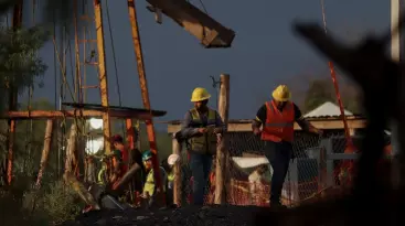 En la mina Santa Fe continúan los trabajos de extracción de agua para poder acceder a la zona cero y así rescatar a 3 mineros.