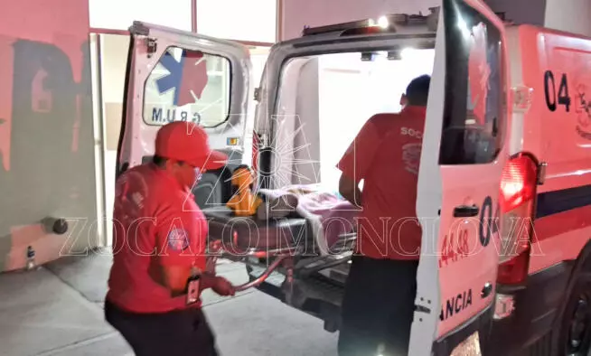 De acuerdo con los primeros reportes, no se descarta que el accidente haya sido provocado por la falta de mantenimiento en la estructura del portón, así como por alguna maniobra o movimiento que le dieron los presentes.