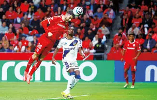 Un hat-trick de Paulinho permitió que Toluca diera un primer golpe y tomara ventaja