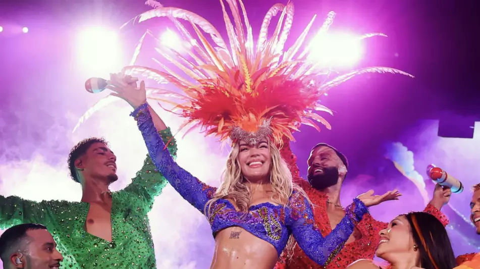 La cantante colombiana llevó el ritmo a Indio, California; en donde también sorprendieron Jennifer Lopez y Paulina Rubio 