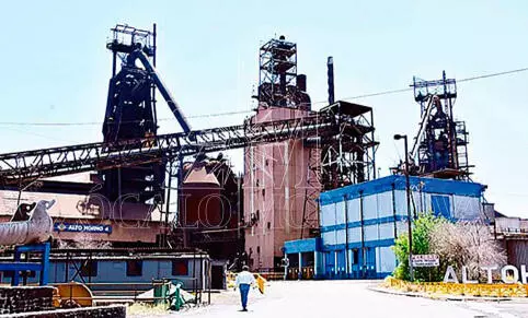 El Gobierno Federal es la única institución con capacidad real para adquirir Altos Hornos de México y evitar que la empresa sea desmantelada, advirtió Héctor Garza, abogado representante de acreedores de la siderúrgica.