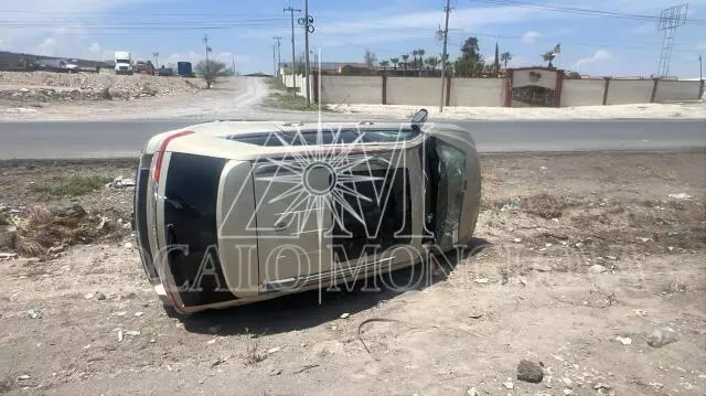 Tras tomar conocimiento del percance, las autoridades solicitaron el retiro de la unidad, la cual fue remolcada por personal de una grúa particular, encargándose de su resguardo.