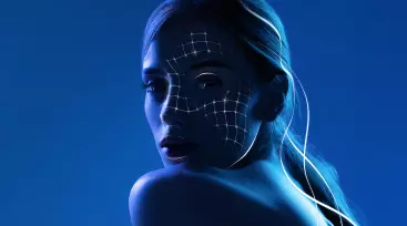 En sus tiendas virtuales, Google y Apple permiten las apps que generan imágenes de desnudos.