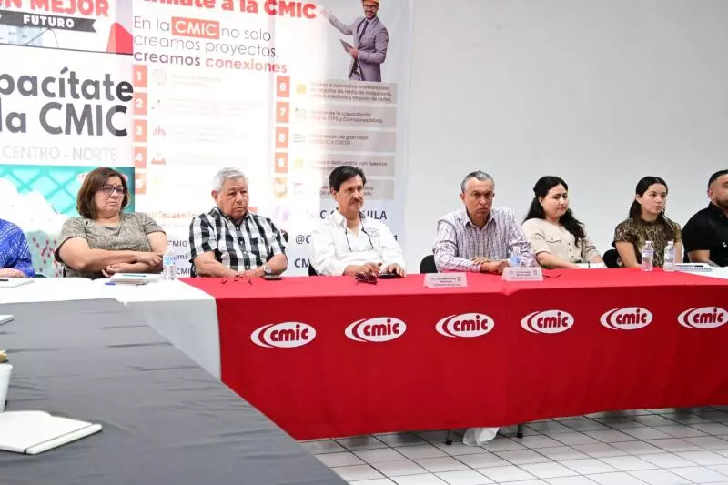 Durante la charla, Cedillo Martínez explicó que los patrones que cuenten con multas pueden acceder a una condonación de hasta el 90% del monto total de la sanción, siempre que cumplan con los requisitos establecidos por la Ley del IMSS.