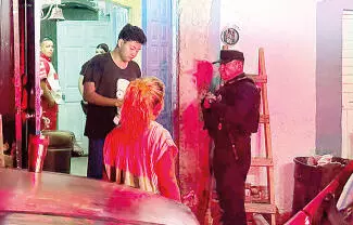 Una escena de celos derivó en un violento incidente la noche del miércoles en calles de la colonia Francisco I. Madero.