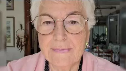 Apenas un año después de haberse casado con un amor de juventud, una abuelita francesa terminó en un centro migratorio de Estados Unidos