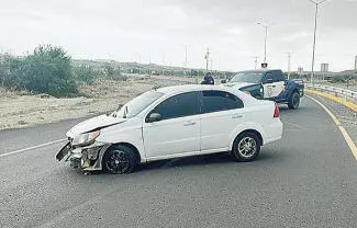 El accidente dejó severos daños materiales en un vehículo