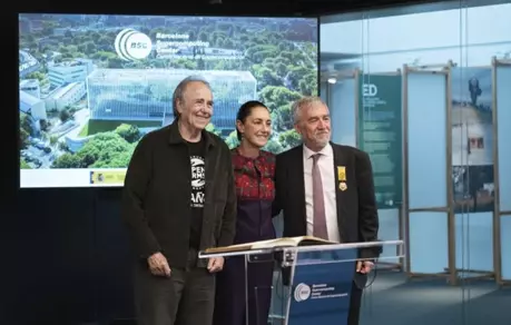 Antes de su regreso a México y como parte de su segundo día de gira en España, Sheinbaum visitó Centro de Supercomputación de Barcelona