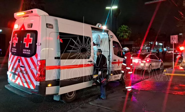 Los hechos ocurrieron minutos después de la 01:00 de la mañana, cuando la pareja se desplazaba con dirección al sur de la ciudad en medio de la llovizna ocasionada por el frente frío.