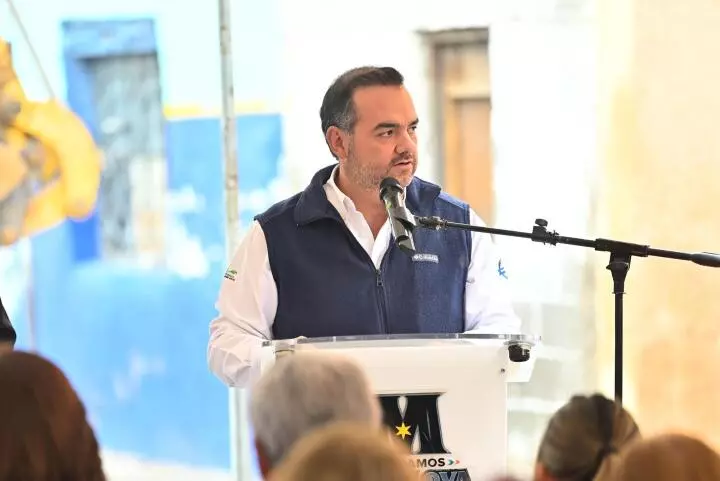 El gerente atribuyó parte de los daños a la costumbre de algunos vecinos de levantar las tapas de las alcantarillas durante las lluvias, lo que perm