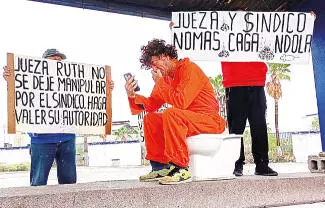 Juan Ervey Valenzuela de la Torre, denunció un nuevo saqueo especializado dentro de la siderúrgica.