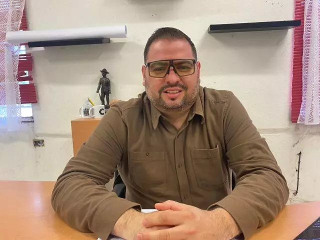 Respecto al bloqueo realizado por madres de familia en el plantel de la colonia Hipódromo, explicó que en esa escuela se hizo una renovación del tr