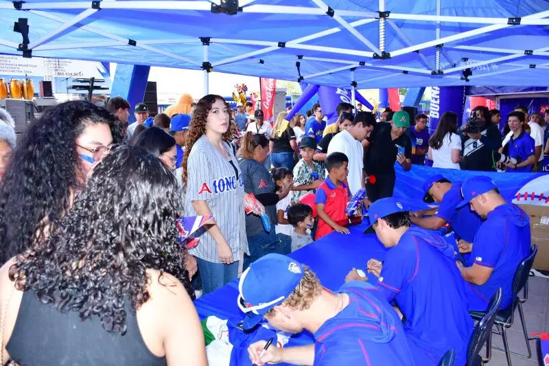 Hoy Monclova inicia una nueva historia en la página 101 del béisbol mexicano y lo hace abrazado por su gente.