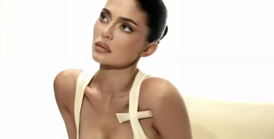 Una exempleada encendió la polémica al señalar presuntas irregularidades dentro del entorno laboral de Kylie Jenner