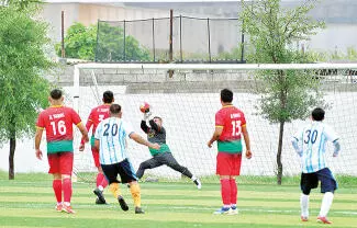 Fue un emocionante encuentro el que ofrecieron los dos conjuntos que pelean la cima de la tabla general