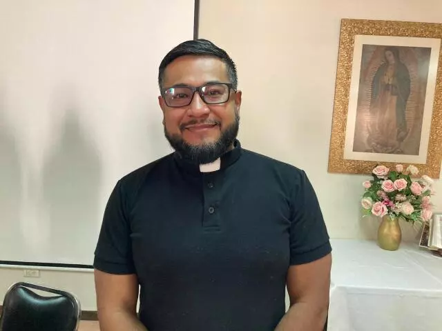 El sacerdote resaltó que la mayoría de los adolescentes no expresa abiertamente lo que siente