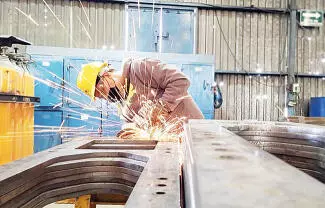 La Región Centro de Coahuila recibió un nuevo y demoledor golpe al empleo, tras confirmarse el despido masivo de 300 trabajadores