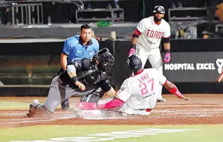 Cuatro lanzadores de los Toros se combinaron para limitar a la ofensiva de los Acereros a un solitario hit, para imponerse.