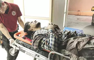 Los agresores, además de golpearlo, le dispararon con un arma de balines y lo asaltaron