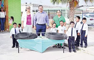 Alcalde encabeza honores a la Bandera en el Jardín de Niños Lucio Blanco