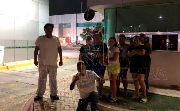 Desde el día domingo, decenas de familias de la colonia Ampliación Hipódromo se quedaron sin energía eléctrica luego de que dos transformadores presentaran fallas, quedando sin el suministro más de 24 horas.