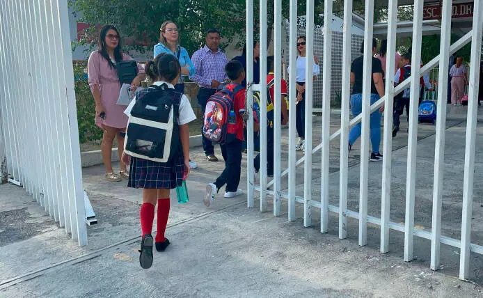El funcionario señaló que el mes de mayo trae consigo varias fechas de ausencia escolar, siendo este megapuente el inicio de esa temporada.