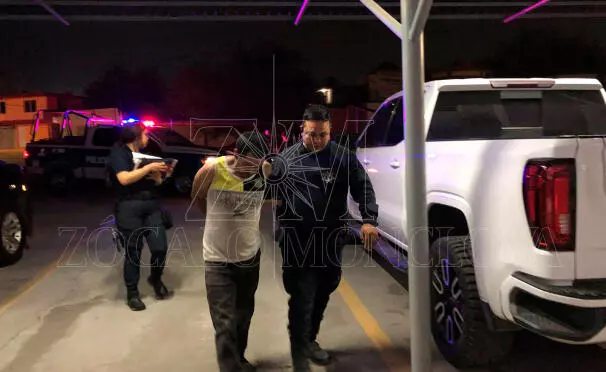  De acuerdo con el reporte, los sujetos ingresaron a las instalaciones de la empresa gasera con la intención de forzar una de las puertas de acceso.