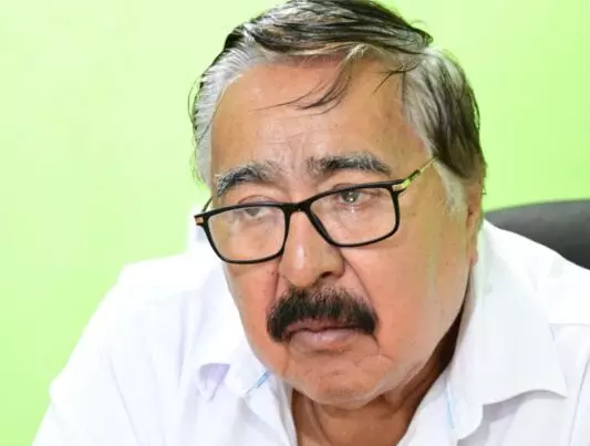 Añadió que, hasta el momento, ninguno de los dirigentes de las diferentes bases de taxi en Monclova ha reportado problemas con sus operadores relaci