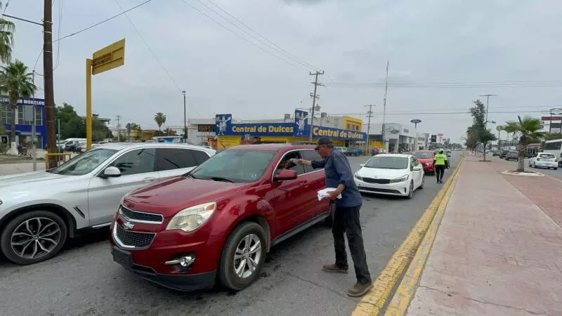 Realizan volanteo e invitan a la ciudadanía a sumarse a la marcha, que partirá este 1 de mayo desde la Fuente de las Garzas hacia la Plaza Principal de Monclova.