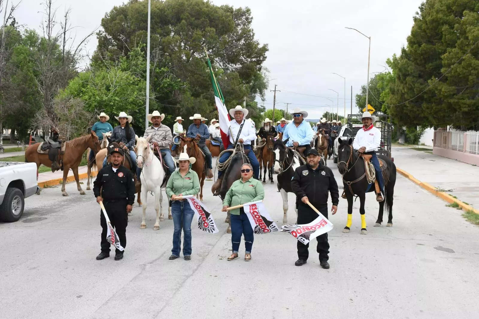 Al llegar al ejido, los asistentes fueron recibidos con una comida organizada para todos los participantes, donde se compartieron alimentos tradiciona