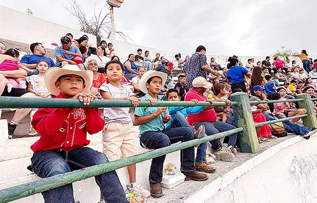 Durante el festejo, los pequeños recibieron aperitivos, bolsitas de dulces y obsequios