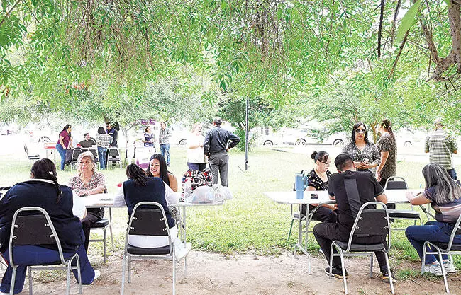 Acercan servicios médicos a vecinos de la 10 de Mayo