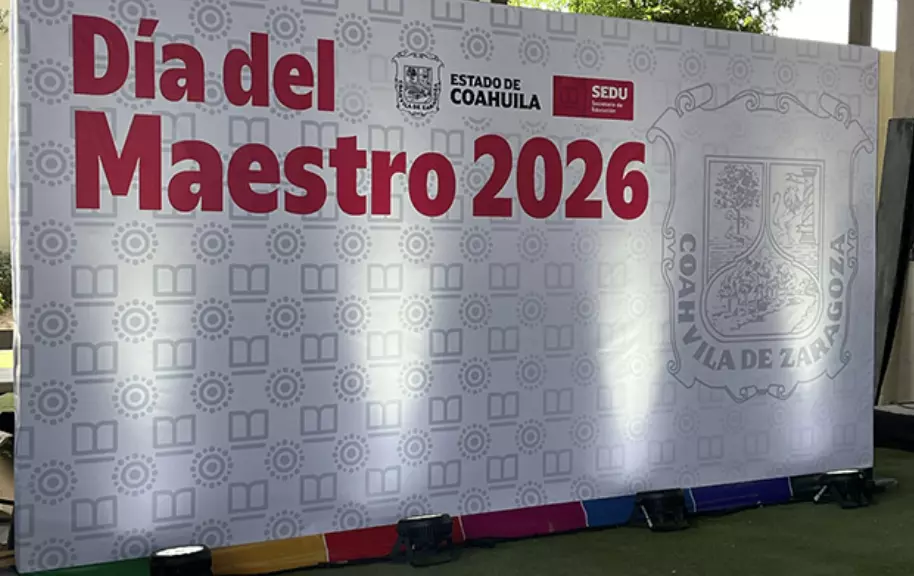 Manolo Jiménez reconoce a docentes de la Sección 35 en Torreón