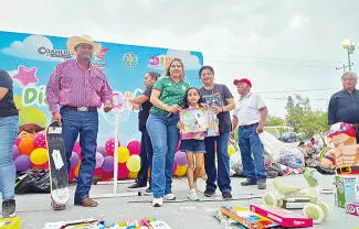 Con un ambiente lleno de sonrisas, música, juegos y convivencia familiar, el Gobierno Municipal celebró el Día del Niño con un magno festejo.