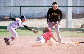En la Liga Municipal de Softbol Femenil de Monclova