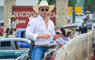 El morenista es candidato a diputado local por el distrito 06 con cabecera en Frontera