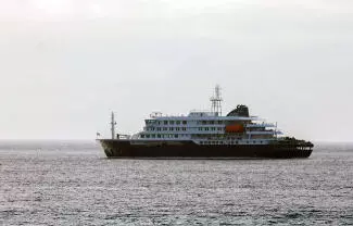 No tocará costa canaria y sus pasajeros serán desplazados en lanchas para su traslado posterior al aeropuerto