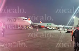 Las aeronaves se encuentran en este momento en la plataforma de la terminal aérea local, en espera de instrucciones del Centro de Control Monterrey.