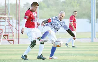Gerardo de Jesús González encabezó un ataque contundente del Polonia, que se llevó los tres puntos al imponerse por marcador de 5 goles por 1.