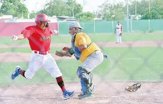 Los emplumados se quedaron a tres outs de la victoria en la octava serie de la 60 y más
