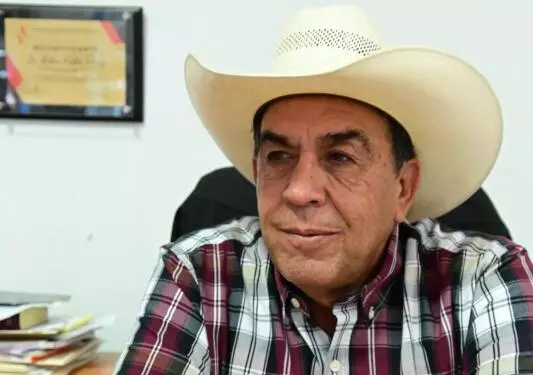 En el caso del comercio, dijo que esto afectará a papelerías, zapaterías, tiendas deportivas, transporte escolar y público, e incluso a quienes ve
